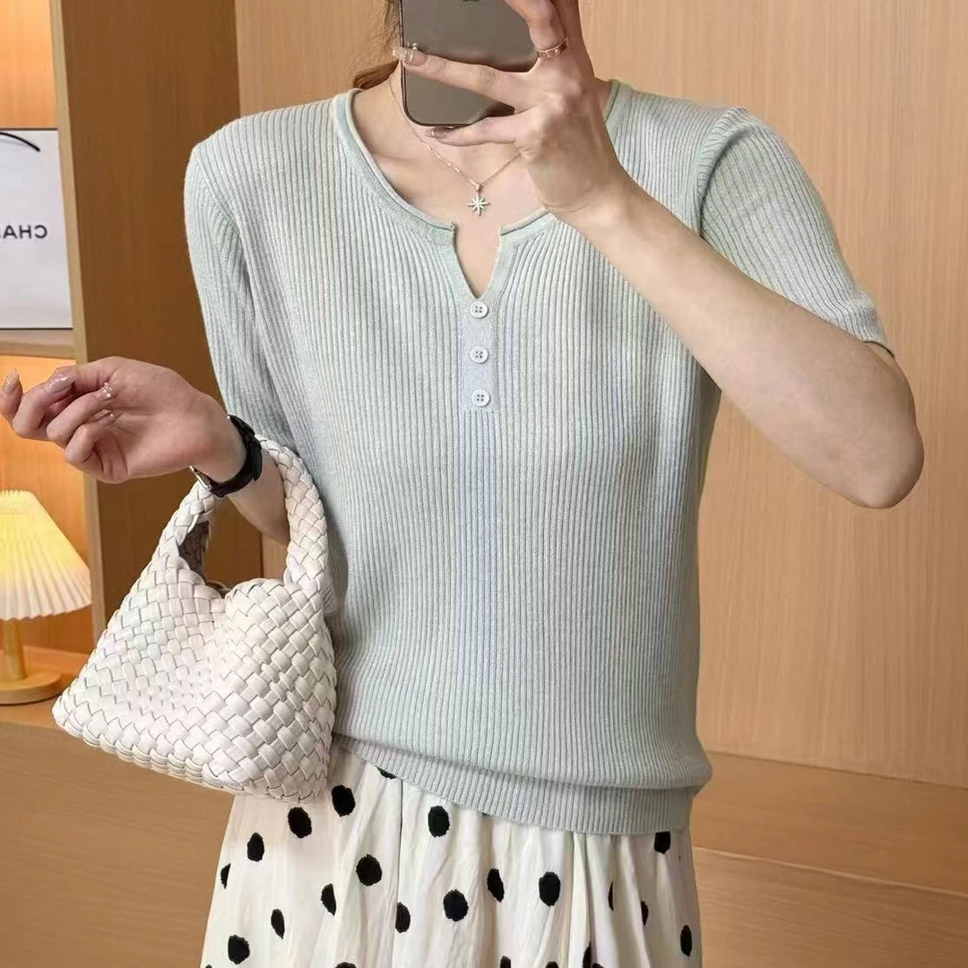 214剪标三扣V领短袖