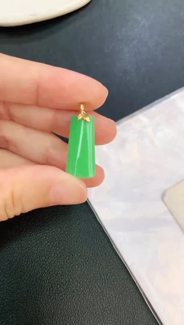 翡翠18K金镶嵌颈饰赠礼盒证书 麦麦