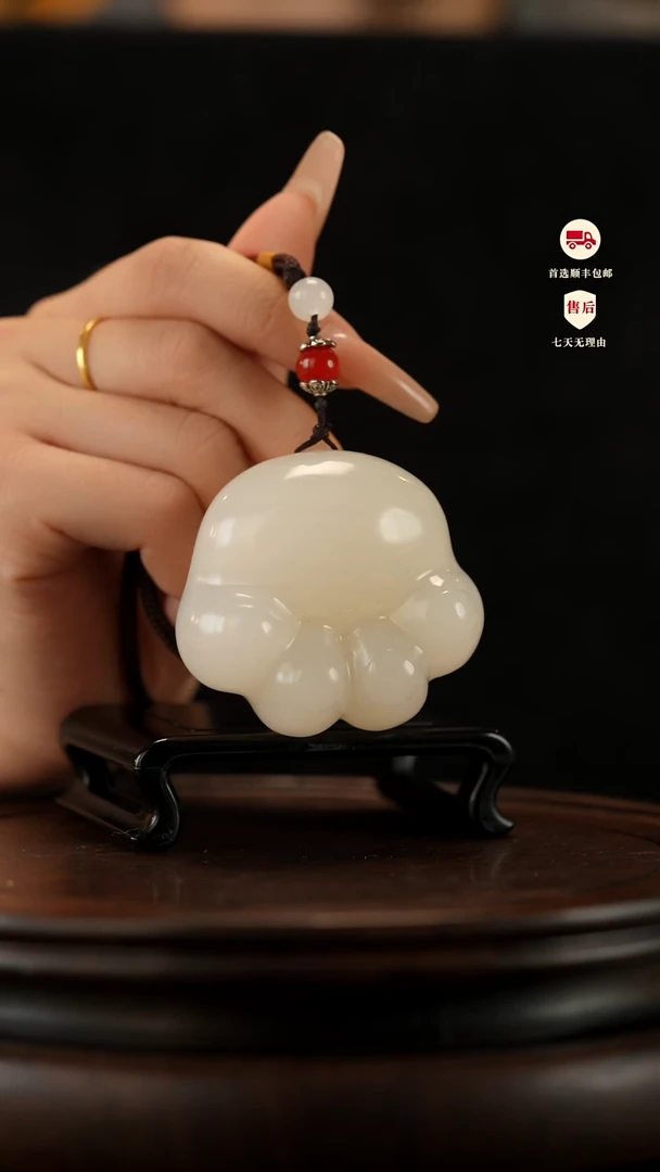 云南石荔枝白雕刻：小猫爪