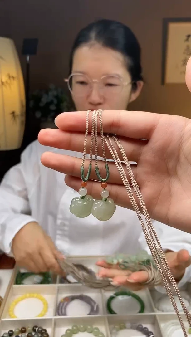 颈饰未镶嵌和田玉20左右如意锁多样性发一