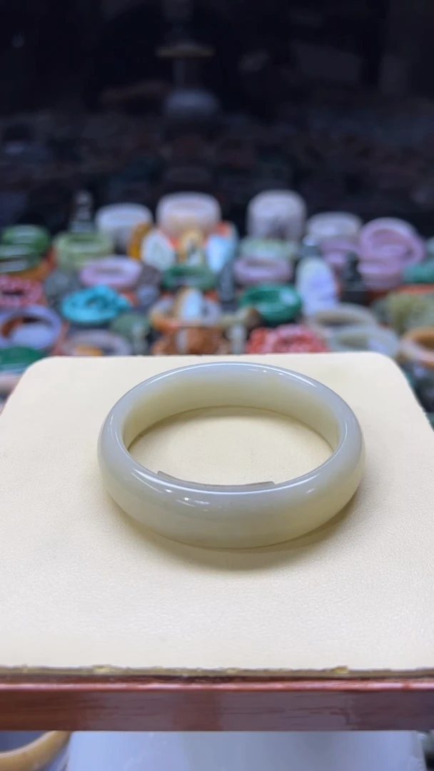 【闪购商品】石英质玉手镯未镶嵌078