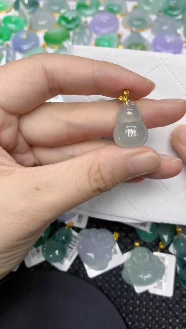 颈饰18K金镶嵌翡翠111111111