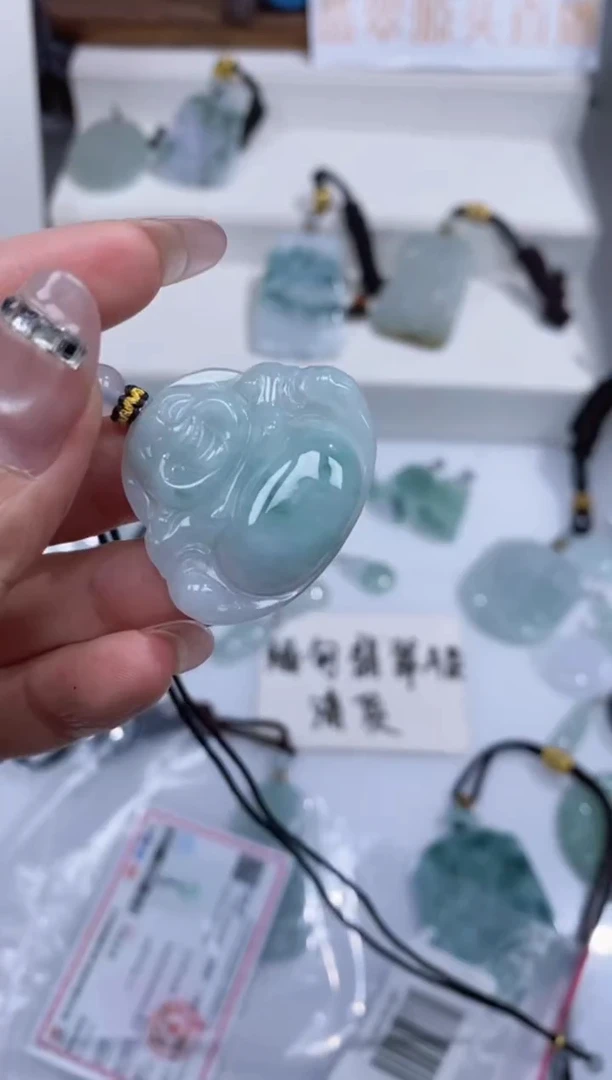 颈饰未镶嵌翡翠吊坠
