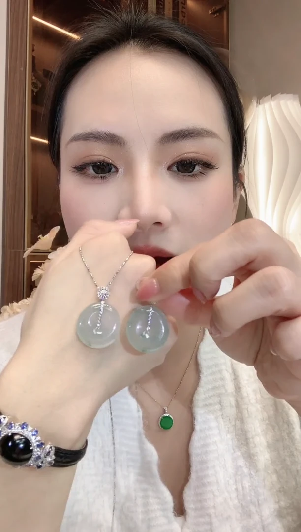 【闪购商品】翡翠吊坠(不含链)18K金镶嵌A15 多样性发货一件