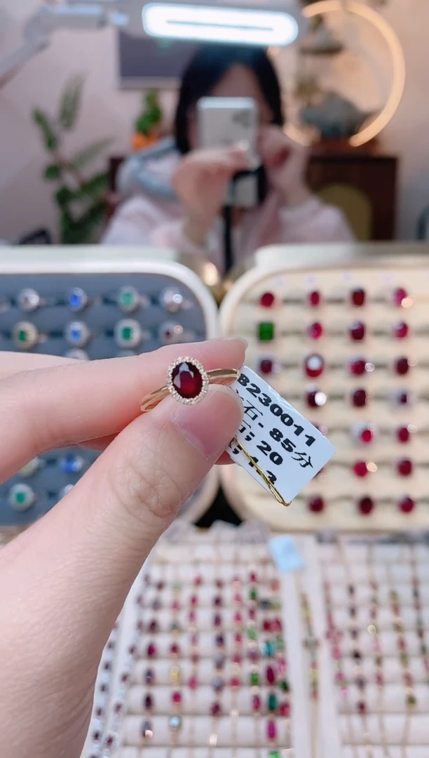 【闪购商品】红宝石18K金戒指18K金镶嵌18K金戒指