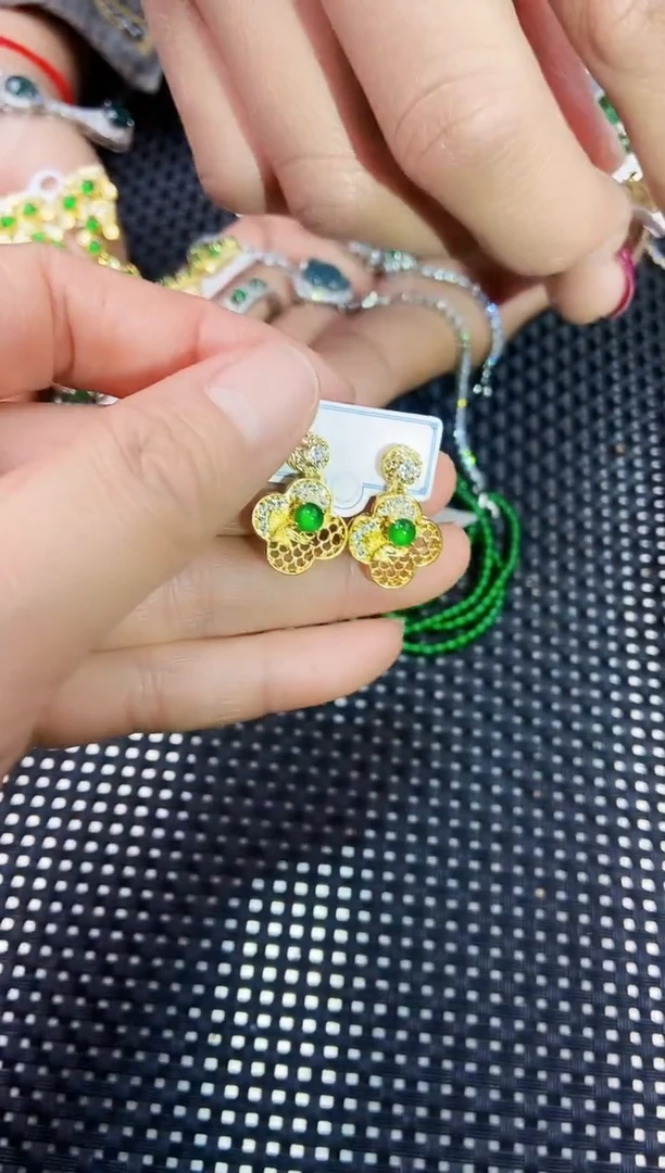 【闪购商品】翡翠耳饰未镶嵌11111111