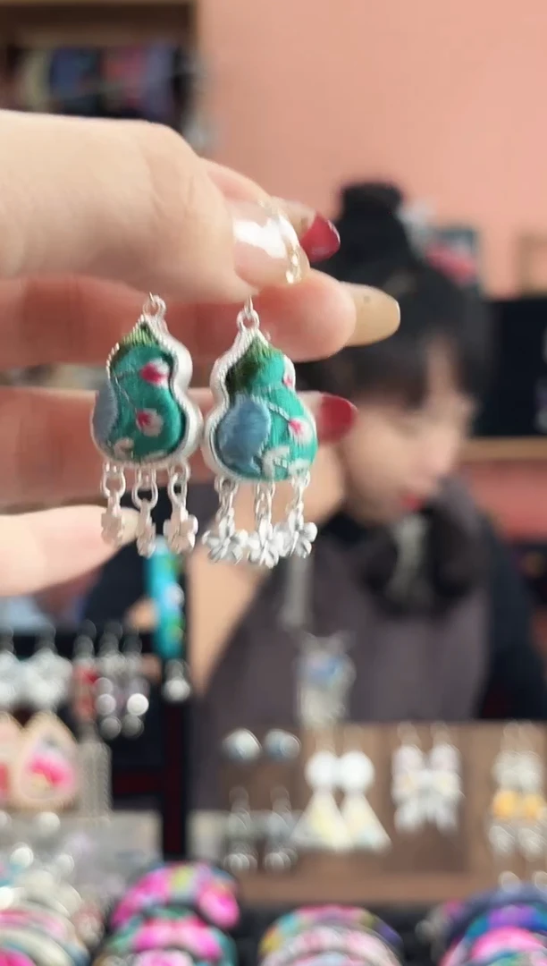 织绣艺枝独绣手工饰品54