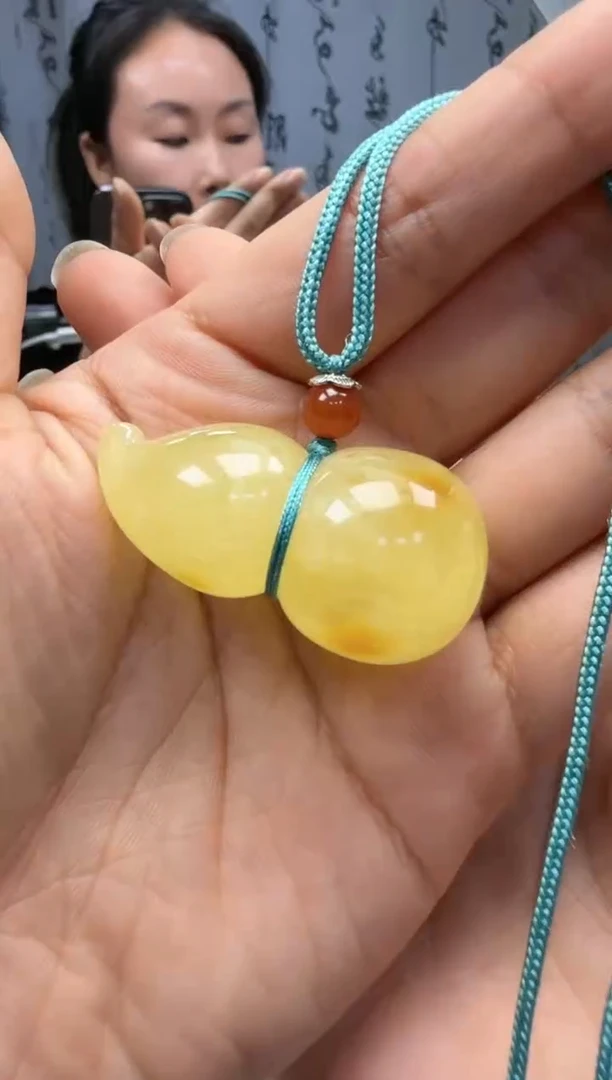 裸石琥珀未镶嵌如图