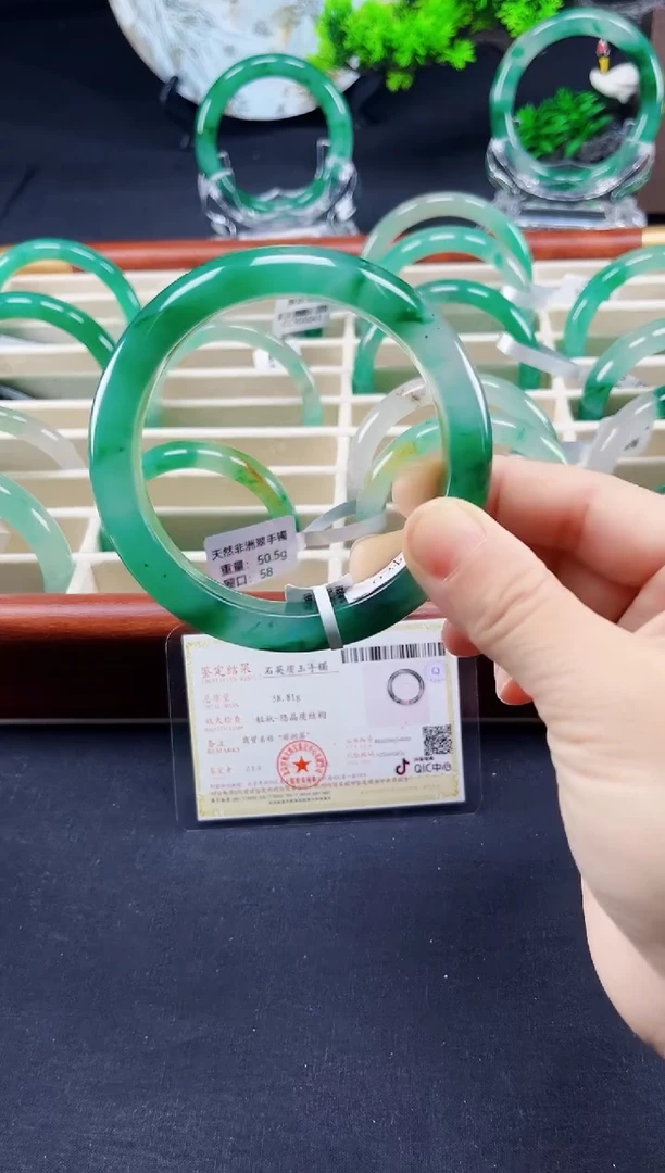 未镶嵌手镯石英质玉（非洲翠）真品上等纯天然非洲翠玉手镯石英质玉
