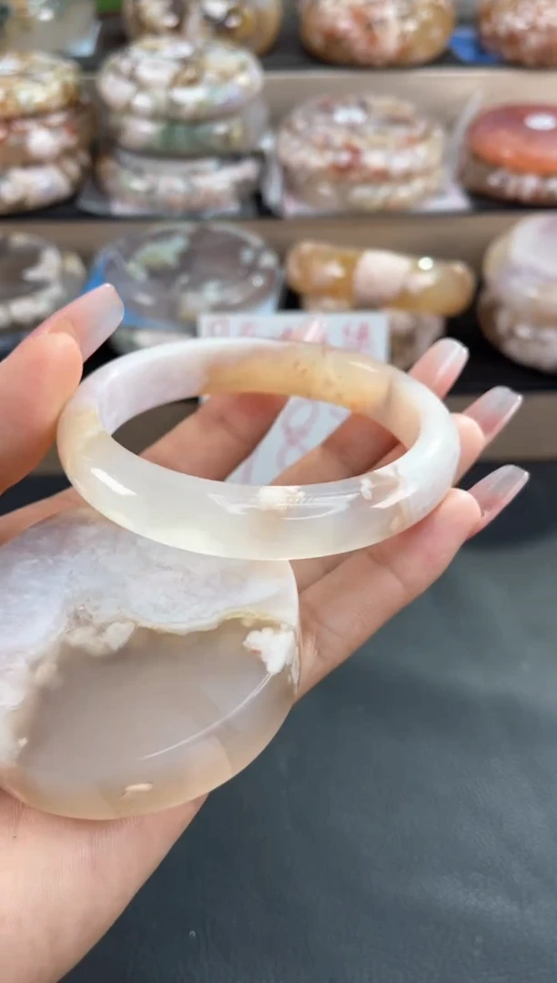 未镶嵌手镯石英质玉61