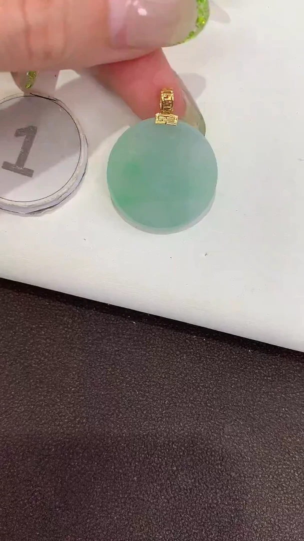颈饰18K金镶嵌翡翠天然缅甸a货翡翠