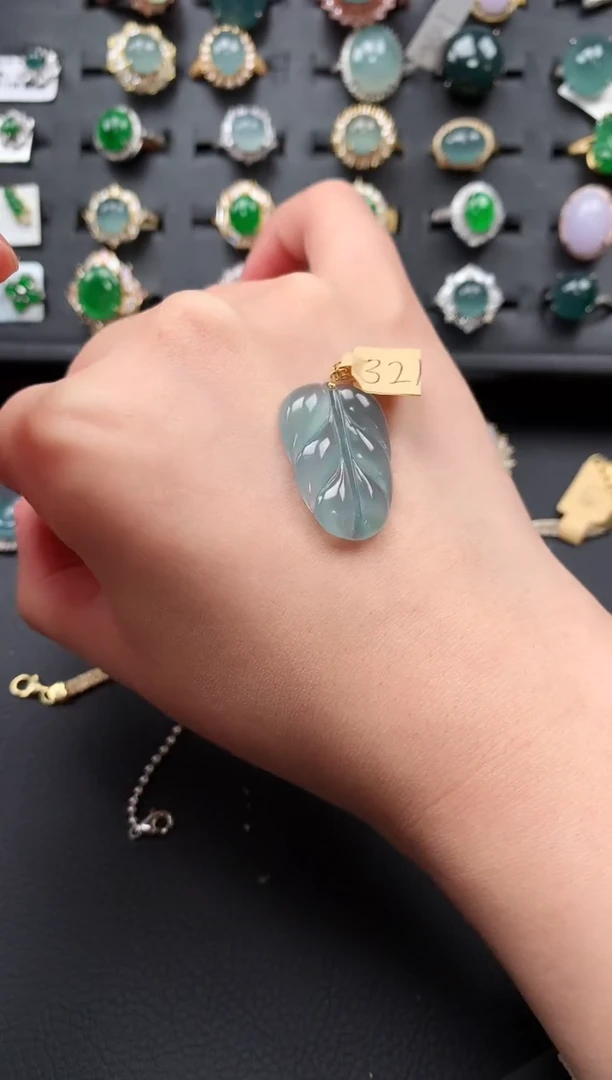 【闪购商品】翡翠戒指18K金镶嵌5476547