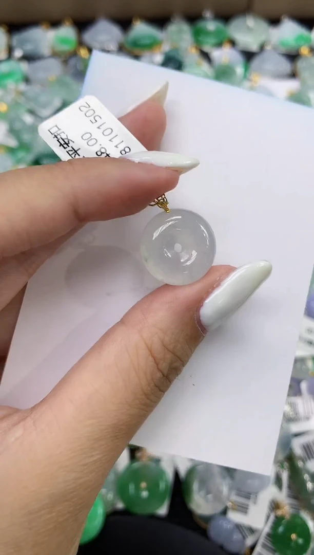 颈饰18K金镶嵌翡翠11111111111