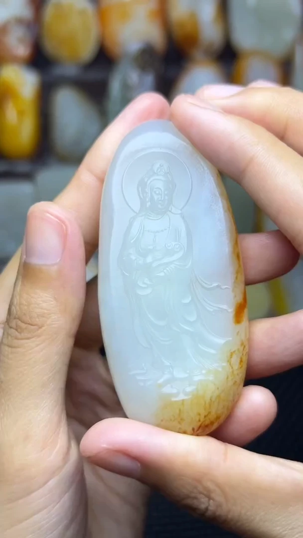 和田玉未镶嵌颈饰1