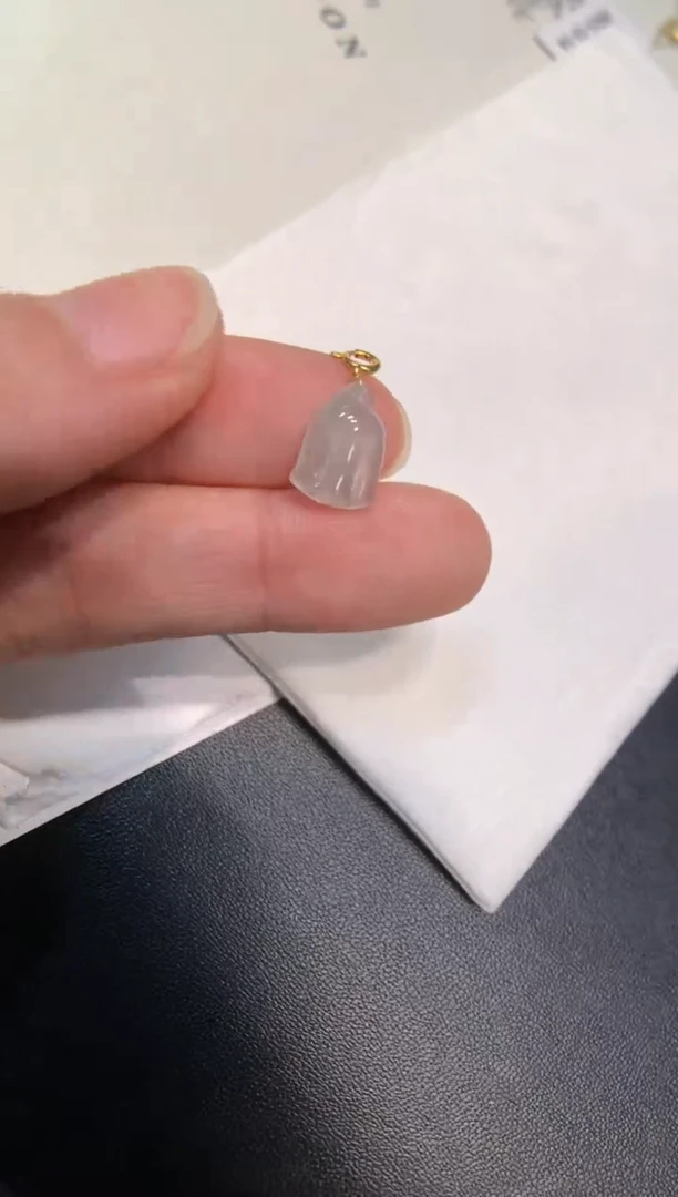 颈饰18K金镶嵌翡翠莲蓬