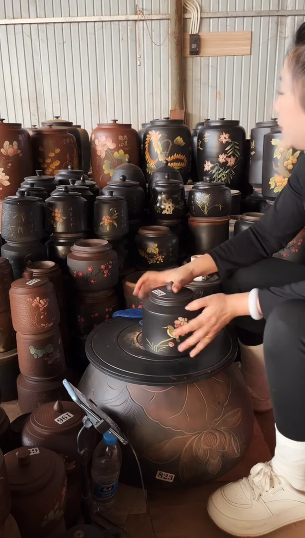 【闪购商品】壶瑕疵茶叶罐 小蛮腰彩填  331