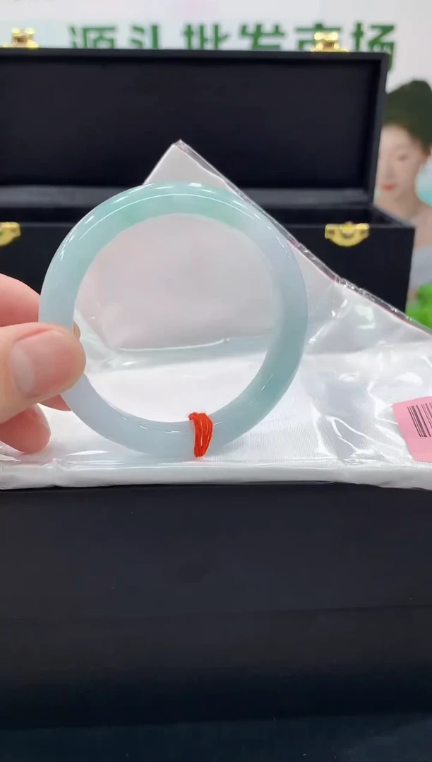 翡翠手镯未镶嵌手镯