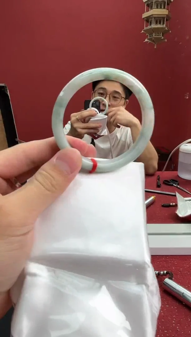 翡翠手镯（圆镯）未镶嵌52手镯