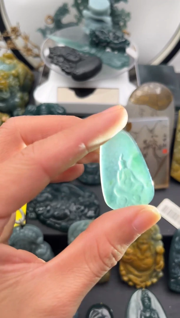 颈饰未镶嵌翡翠无相佛