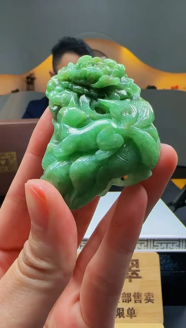 【闪购商品】定制翡翠未镶嵌Q02579翡翠毛货