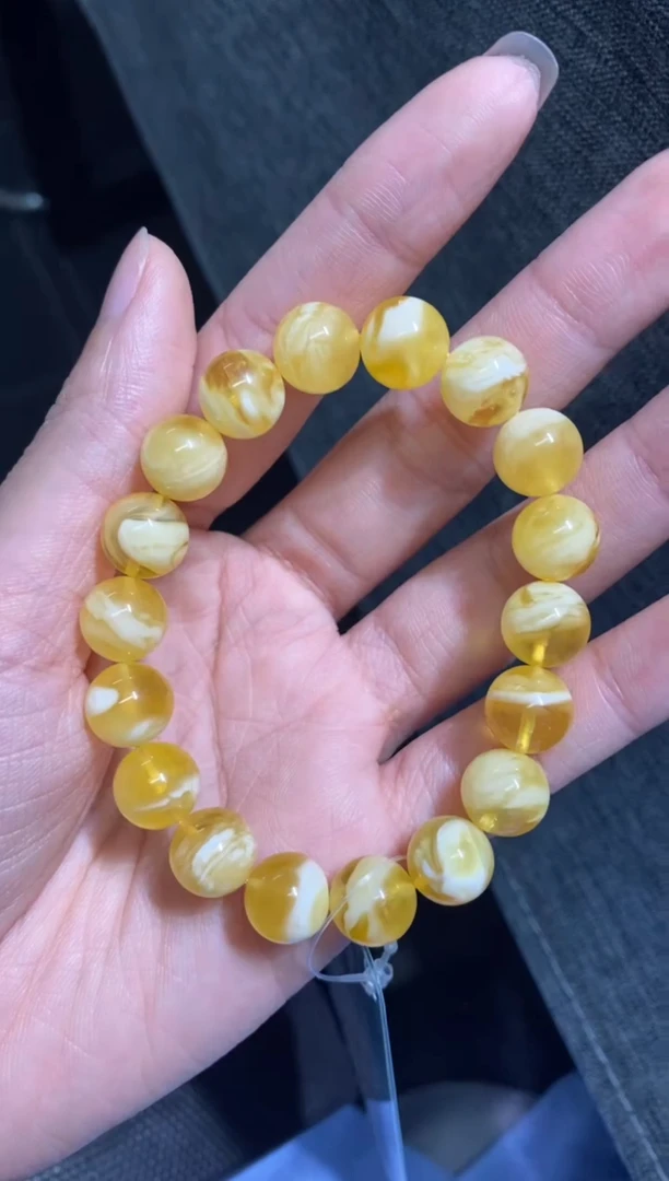 南红玛瑙雕刻件未镶嵌（静）金白手串
