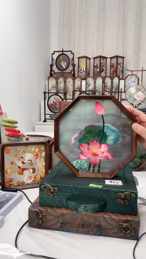 扇子苏绣作品手工摆台
