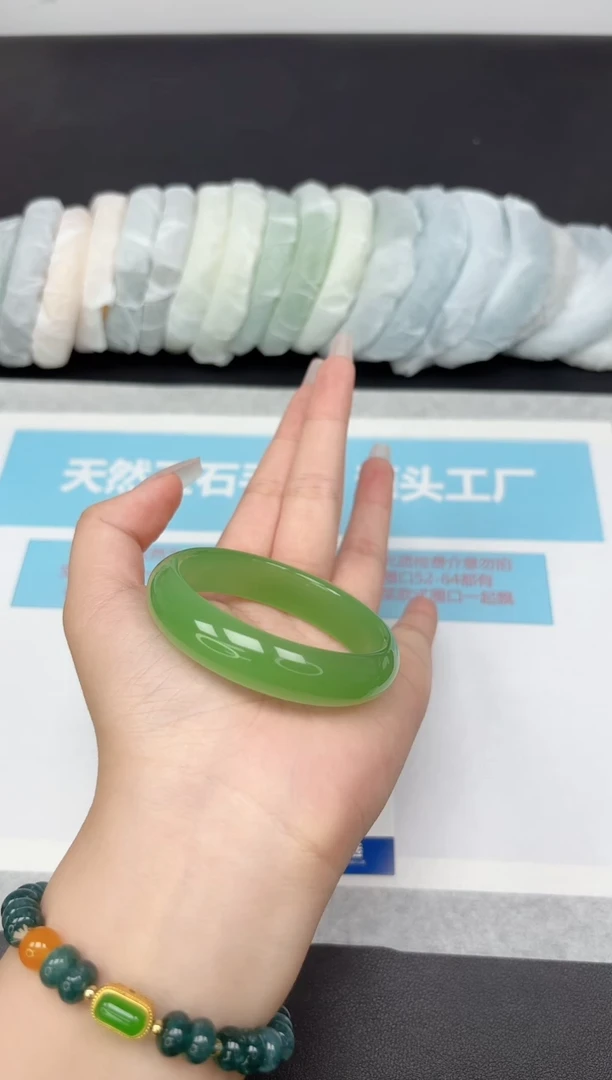 未镶嵌手镯石英质玉100-5859