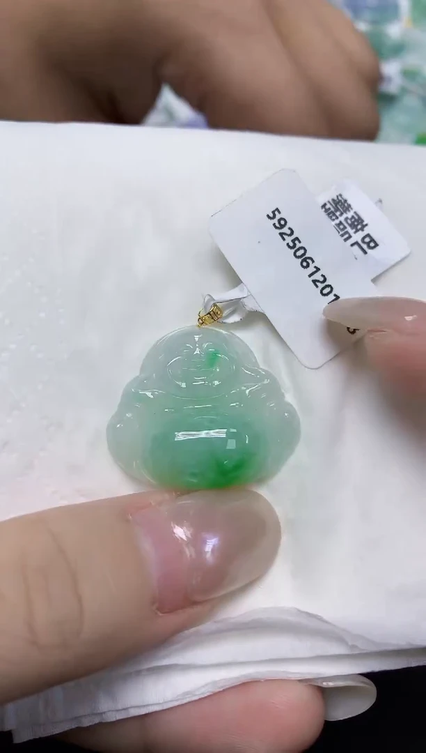 翡翠18K金镶嵌颈饰天然缅甸翡翠A货