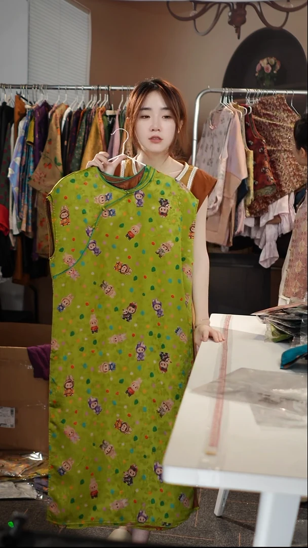 绿色拉卜卜连衣裙