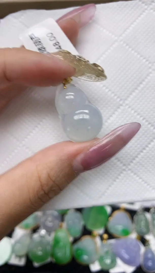 翡翠18K金镶嵌颈饰1111111111