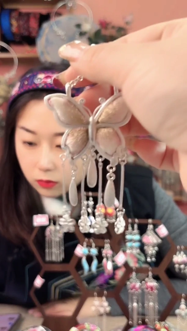 艺枝独绣手工饰品90