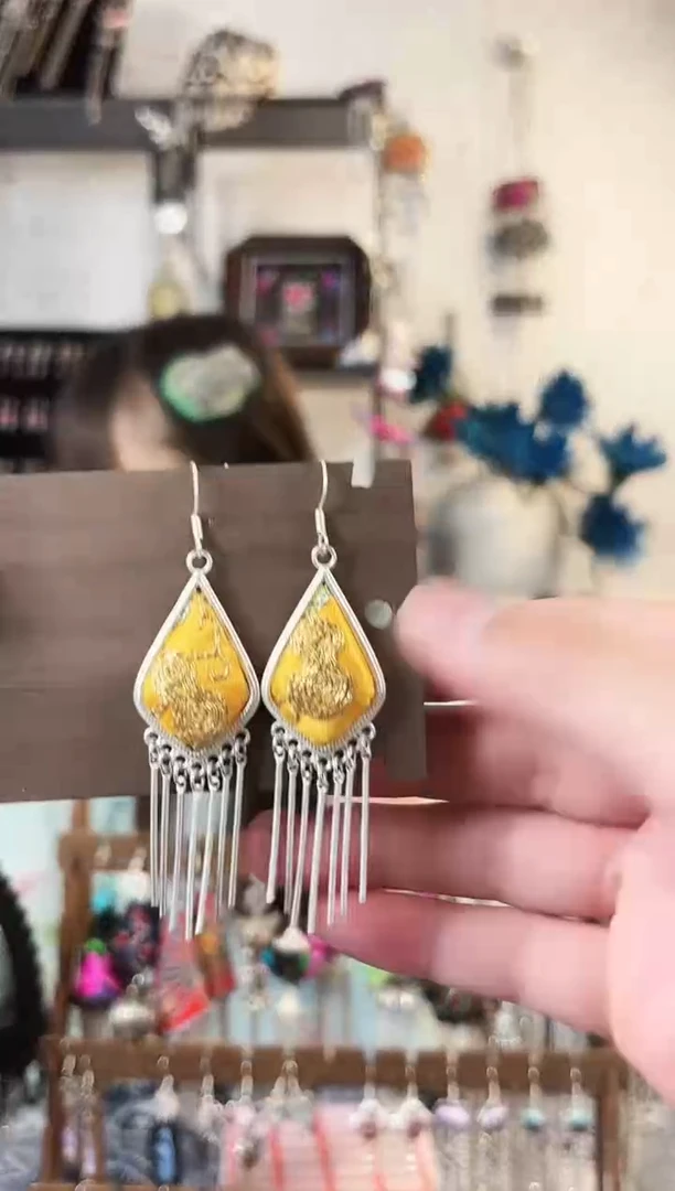 织绣彩云南阁非遗老绣饰品013