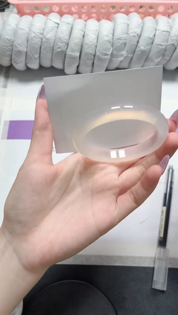 石英质玉手镯未镶嵌201-55荔枝