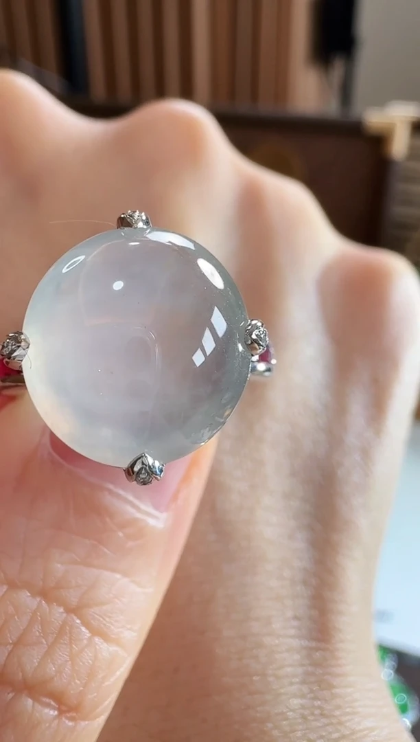 18K金镶嵌戒指翡翠戒指