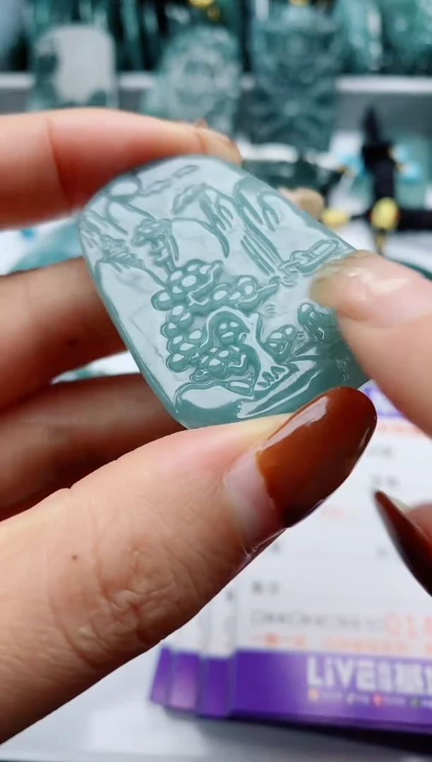 颈饰未镶嵌翡翠              多样性发其1一