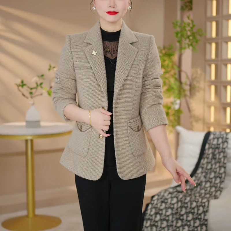 毛呢外套女2025年新款秋冬时尚洋气显瘦高级感妈妈短款呢子上衣