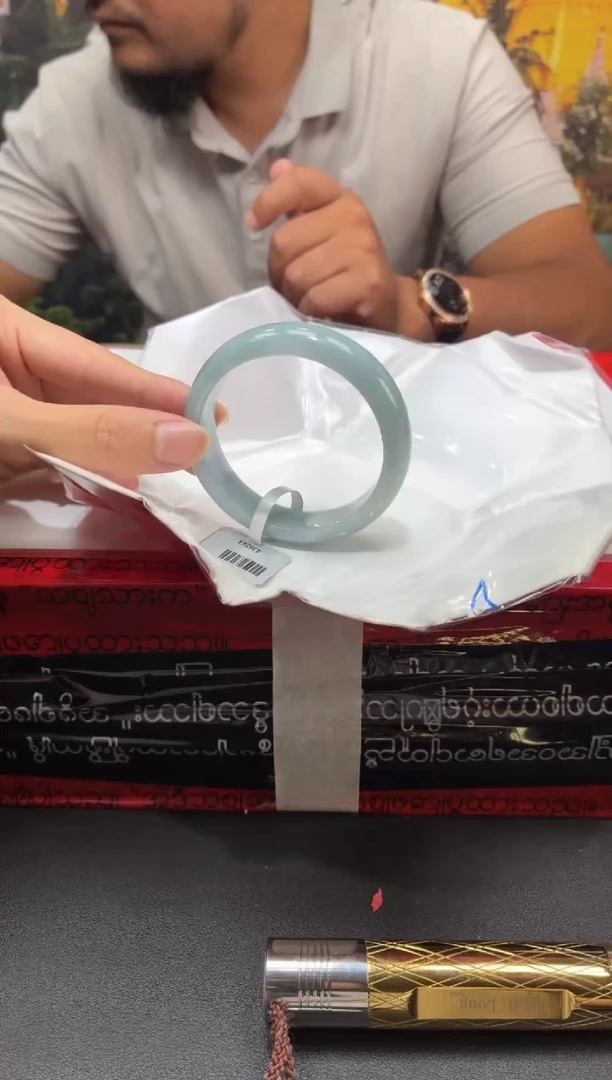 未镶嵌手镯翡翠手镯68