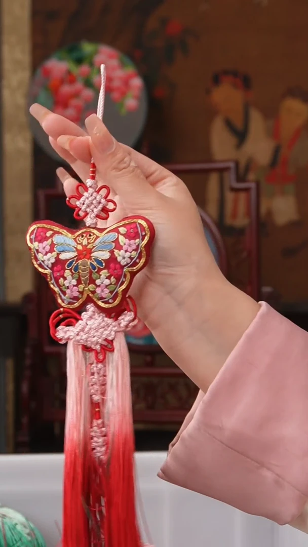 刺绣非遗绣花小吊坠