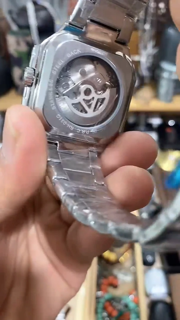 瓷片闪购商品  如图所示