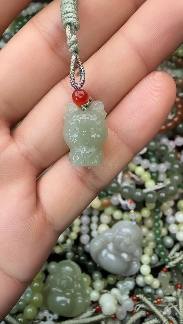 颈饰未镶嵌和田玉拍一发一