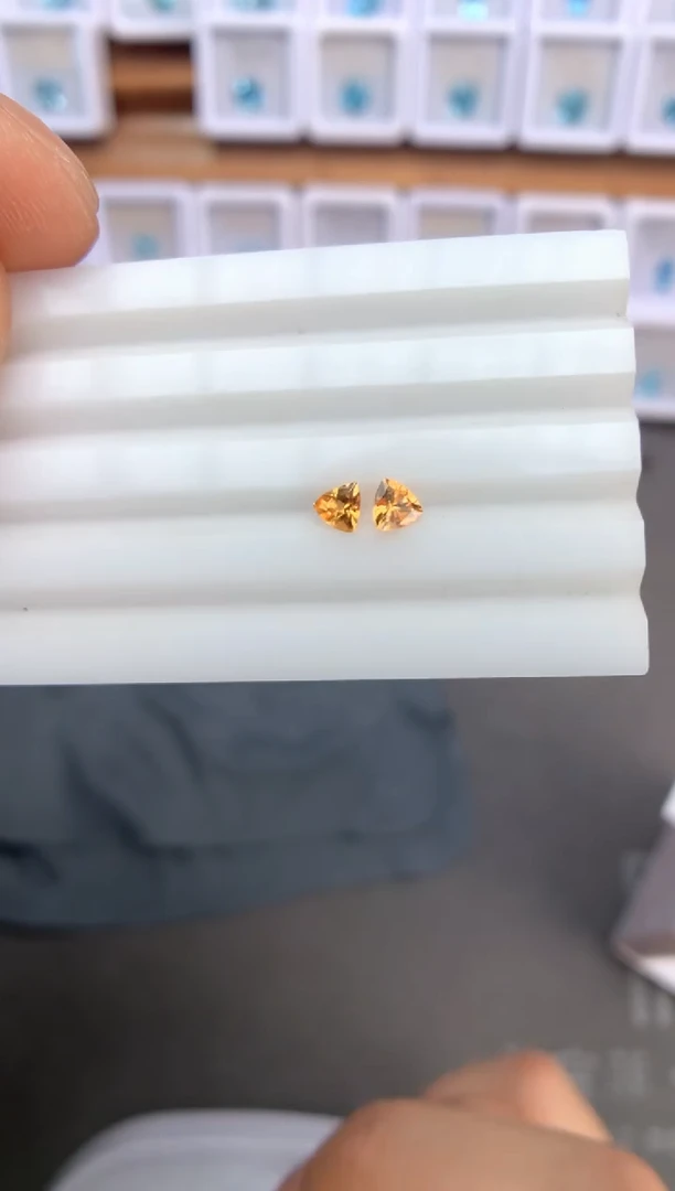 未镶嵌裸石定制石榴石多样性发货1对