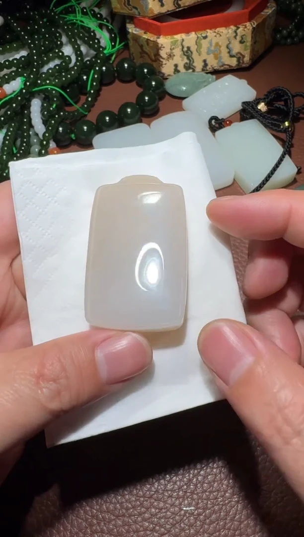 未镶嵌和田玉挂件和田玉