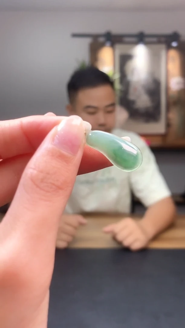 吊坠(不含链)18K金镶嵌翡翠16福瓜111