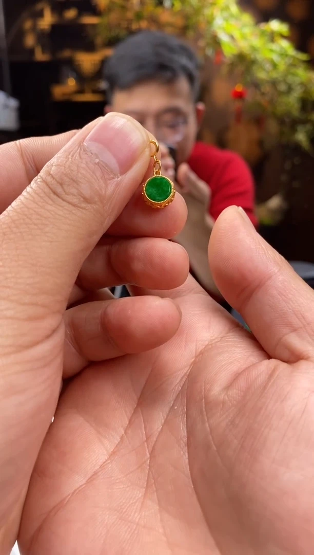 吊坠(不含链)未镶嵌翡翠正****?dk547天然翡翠a货