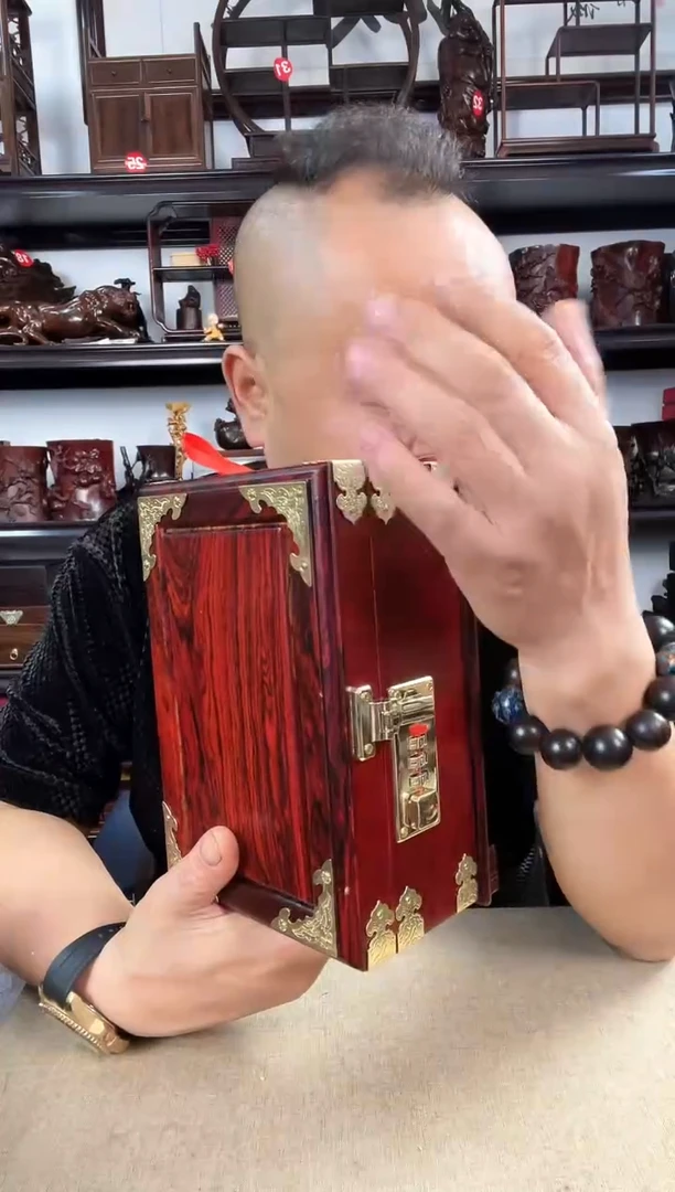 木老李红木工艺品634瑕疵