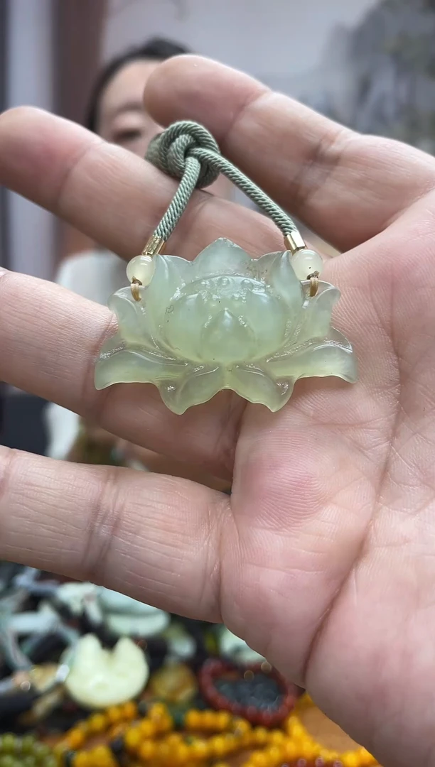 未镶嵌岫玉吊坠·