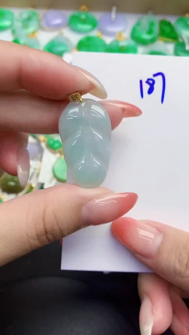 翡翠未镶嵌颈饰缅甸天然翡翠A货