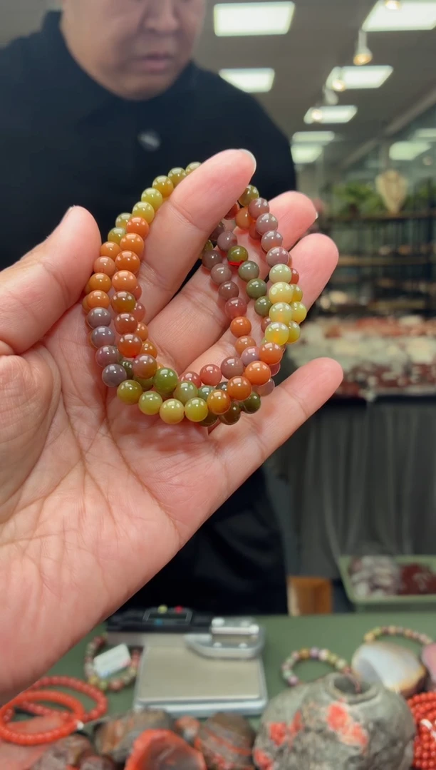 未镶嵌手链玛瑙/玉髓泡*妈多圈手串一条约6mm多样性发货