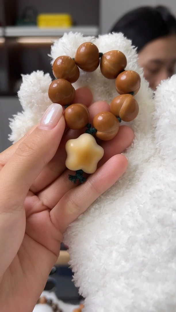 吊坠猴头核桃GZA165