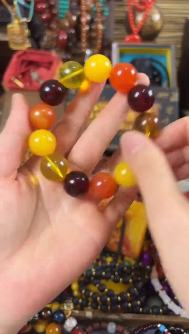 未镶嵌颈饰蜜蜡..................